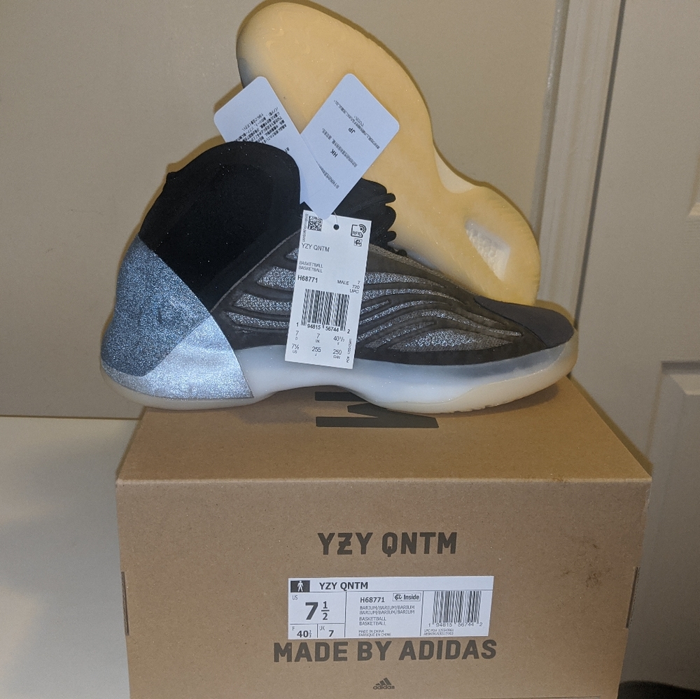 ADIDAS x YEEZY QUANTUM BARIUM sz 7.5